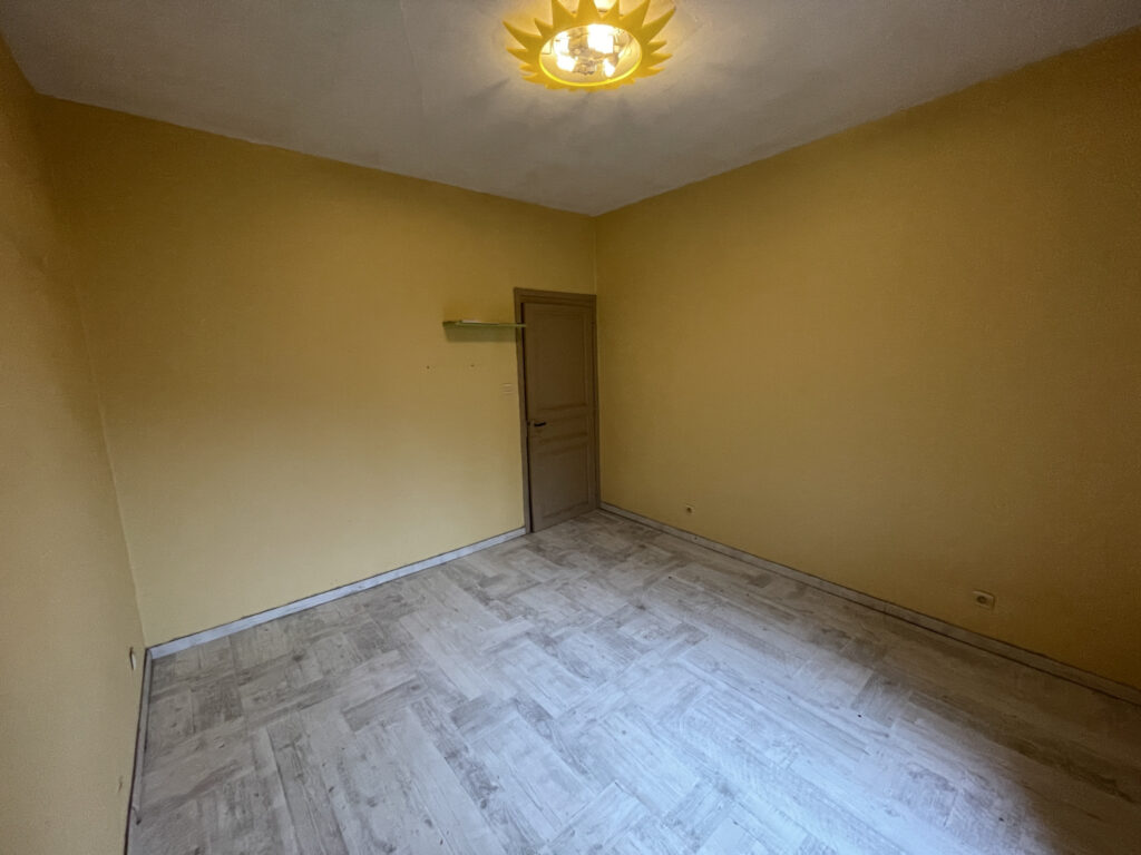 Maison 122 m2 avec garage 72 m2 et terrasse sans vis-à-vis
