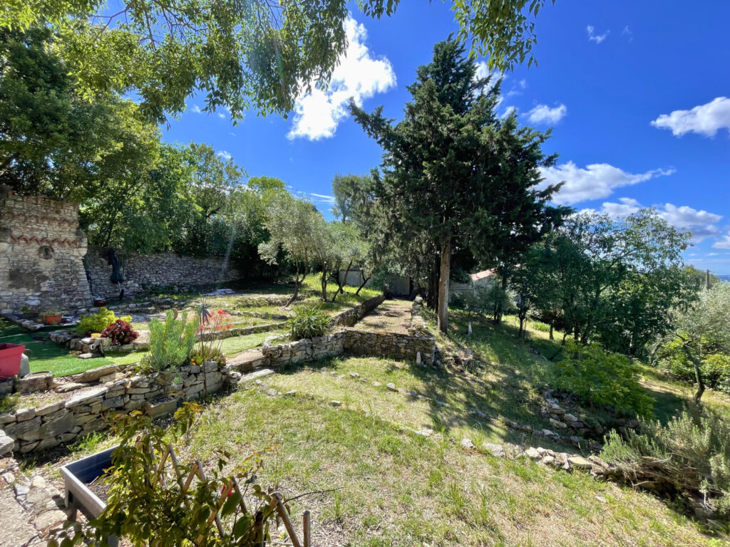 NÎMES   QUARTIER ROUTE D&rsquo;UZES – MAISON TYPE 5 AVEC MAGNIFIQU