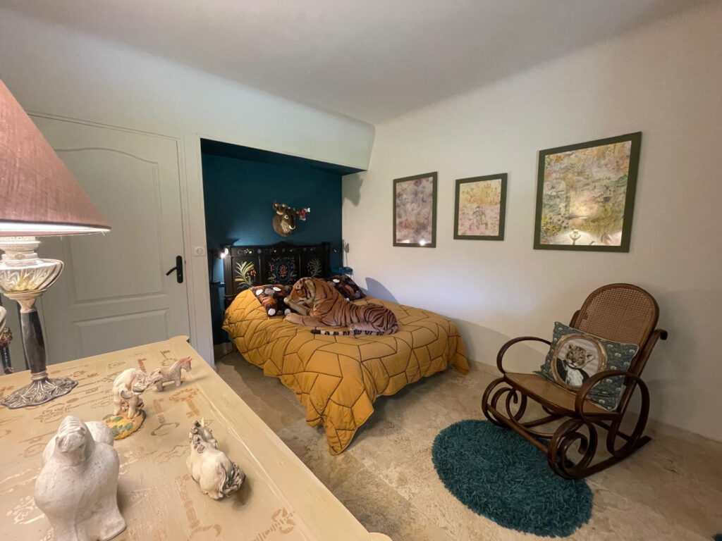 Propriété de charme avec installations équestres   220 m2 su
