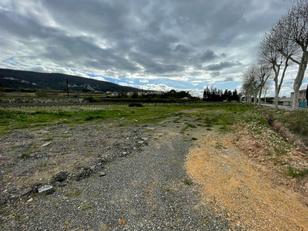 Terrain de loisir à proximité des habitations