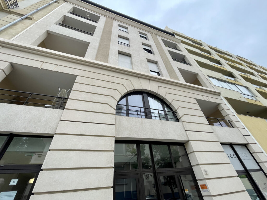 A LOUER, BEZIERS QUARTIER POLYGONE (34)   DANS RESIDENCE SEC