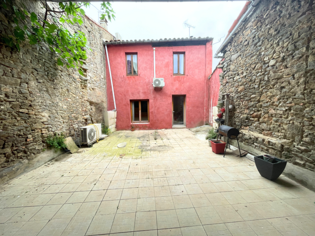 Maison 122 m2 avec garage 72 m2 et terrasse sans vis-à-vis