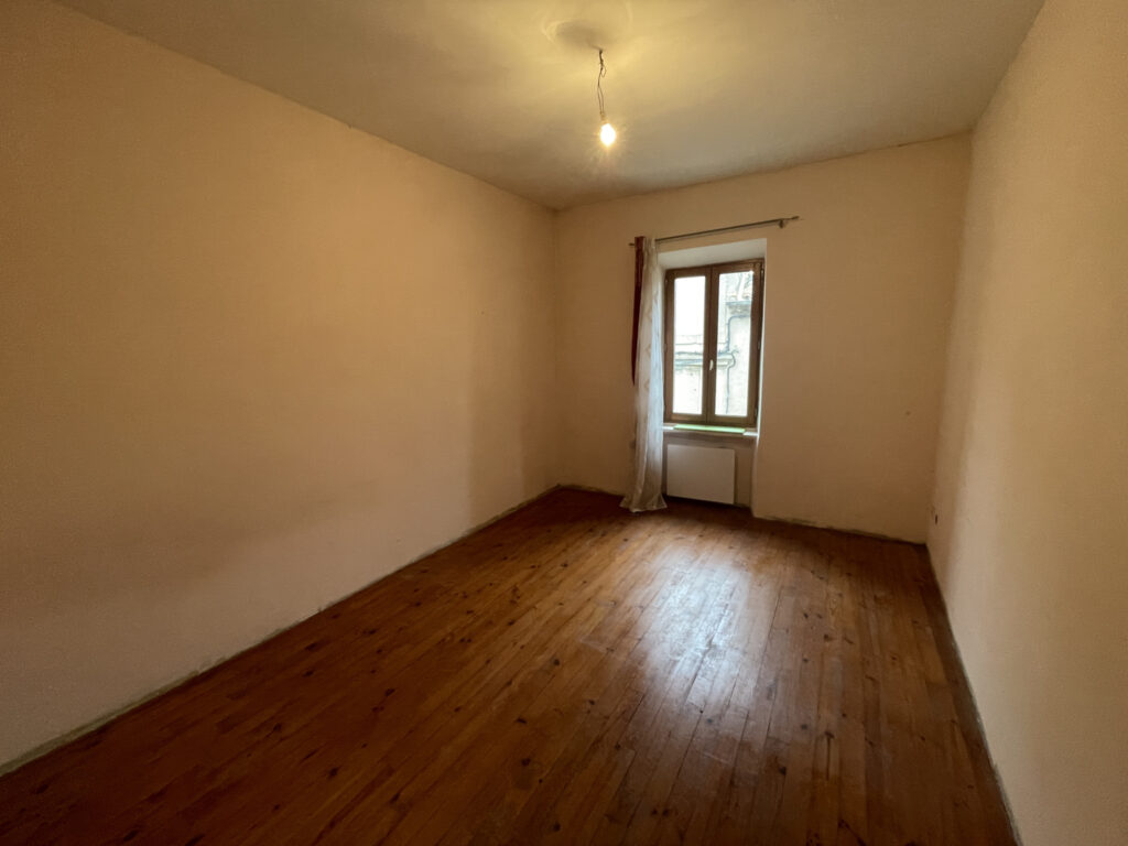 Maison 122 m2 avec garage 72 m2 et terrasse sans vis-à-vis