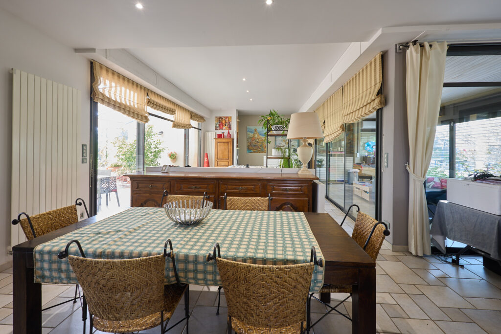 Propriété d&rsquo;Exception avec Vue Panoramique et Piscine   Vill