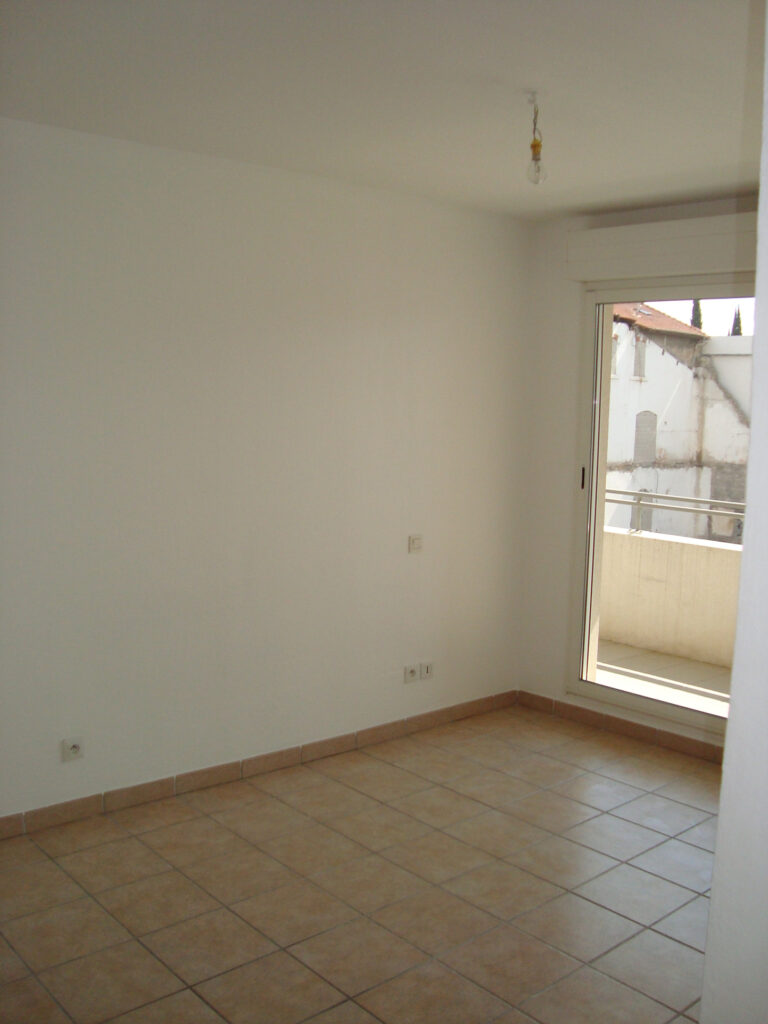 A VENDRE, BEZIERS QUARTIER POLYGONE (34)   DANS RESIDENCE SE
