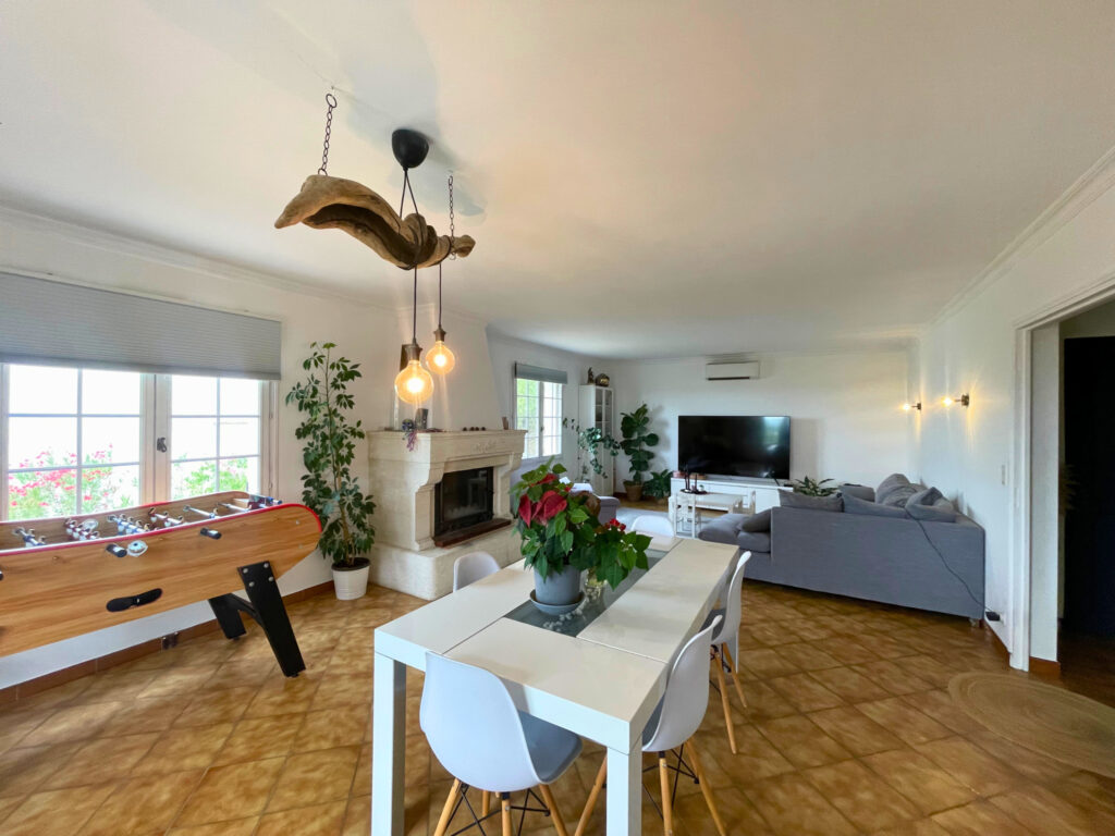 BELLEGARDE   Villa familiale avec vue dégagée, piscine, dépe