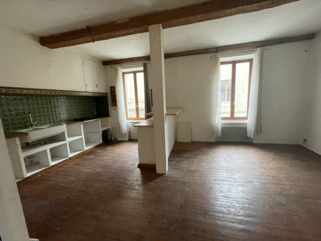 Maison 122 m2 avec garage 72 m2 et terrasse sans vis-à-vis