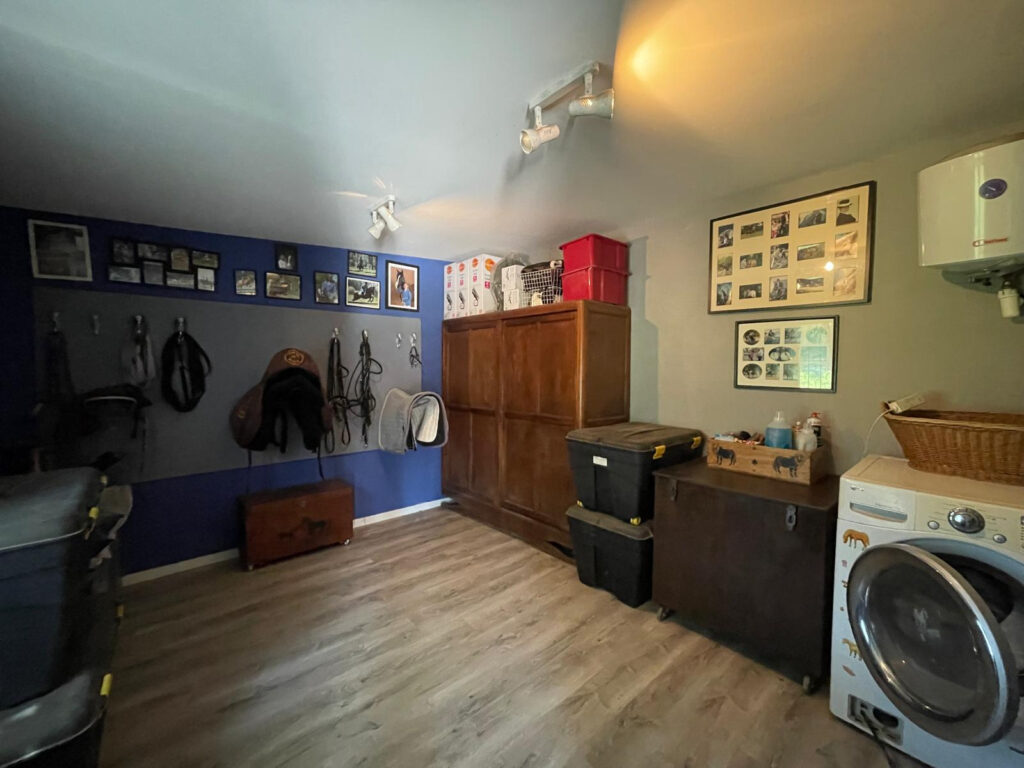 Propriété de charme avec installations équestres   220 m2 su