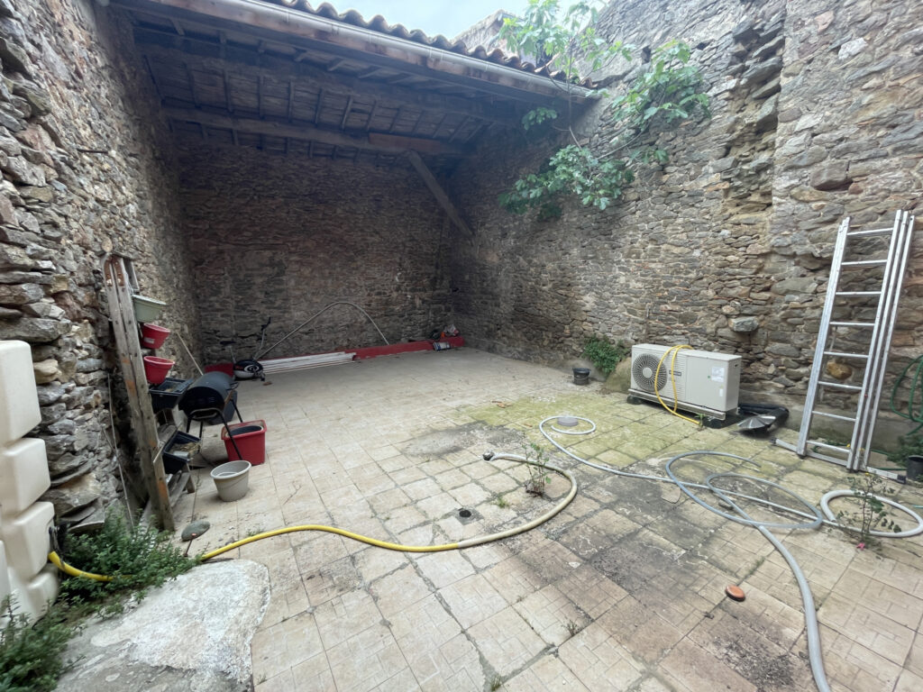 Maison 122 m2 avec garage 72 m2 et terrasse sans vis-à-vis