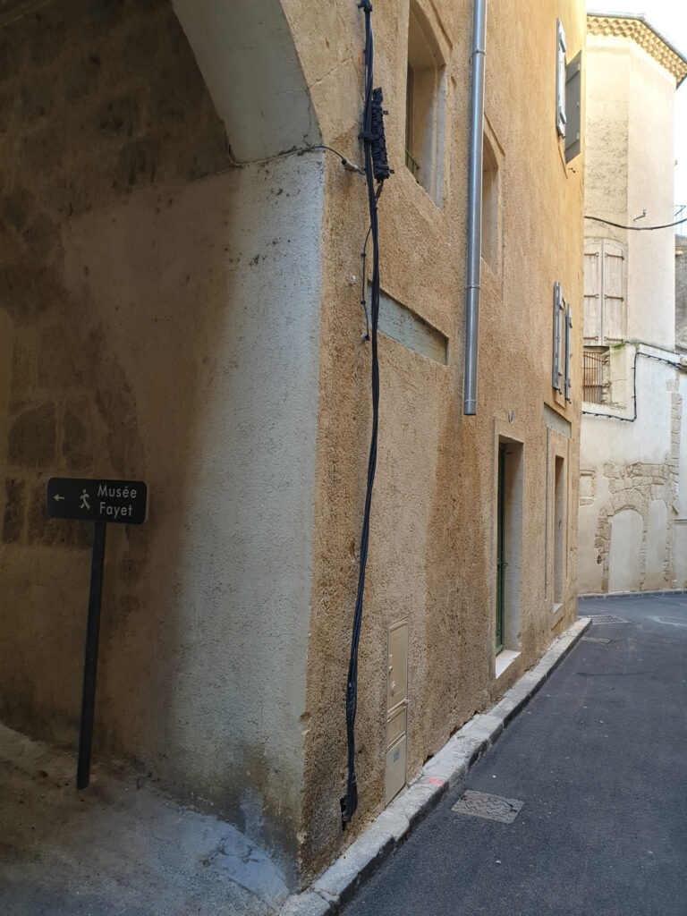 A VENDRE BEZIERS QUARTIER CATHEDRALE (34)   IMMEUBLE  A FORT