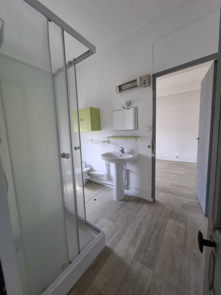 À LOUER   APPARTEMENT T2   BOULEVARD DE LA LIBERTÉ   BÉZIERS