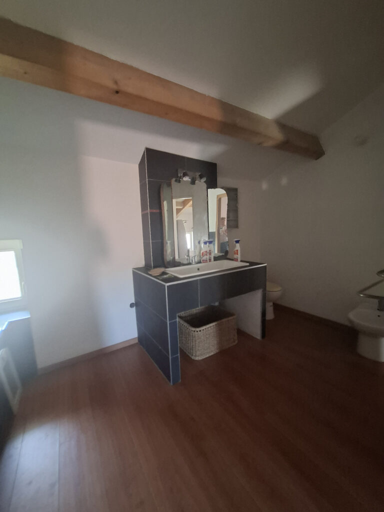 À VENDRE   MAISON DE VILLAGE D&rsquo;ENVIRON 190 M2 AVEC EXTÉRIEUR