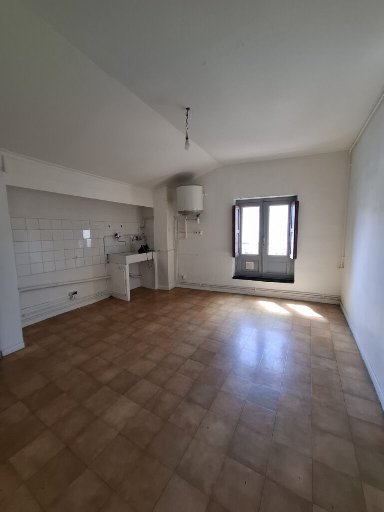 À LOUER   APPARTEMENT T2   BOULEVARD DE LA LIBERTÉ   BÉZIERS