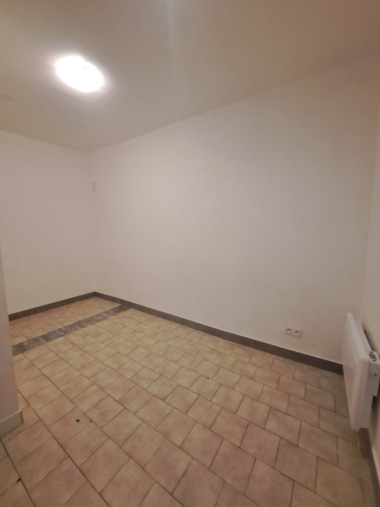A LOUER   BÉZIERS CENTRE-VILLE (34)   APPARTEMENT T3 BIS AVE