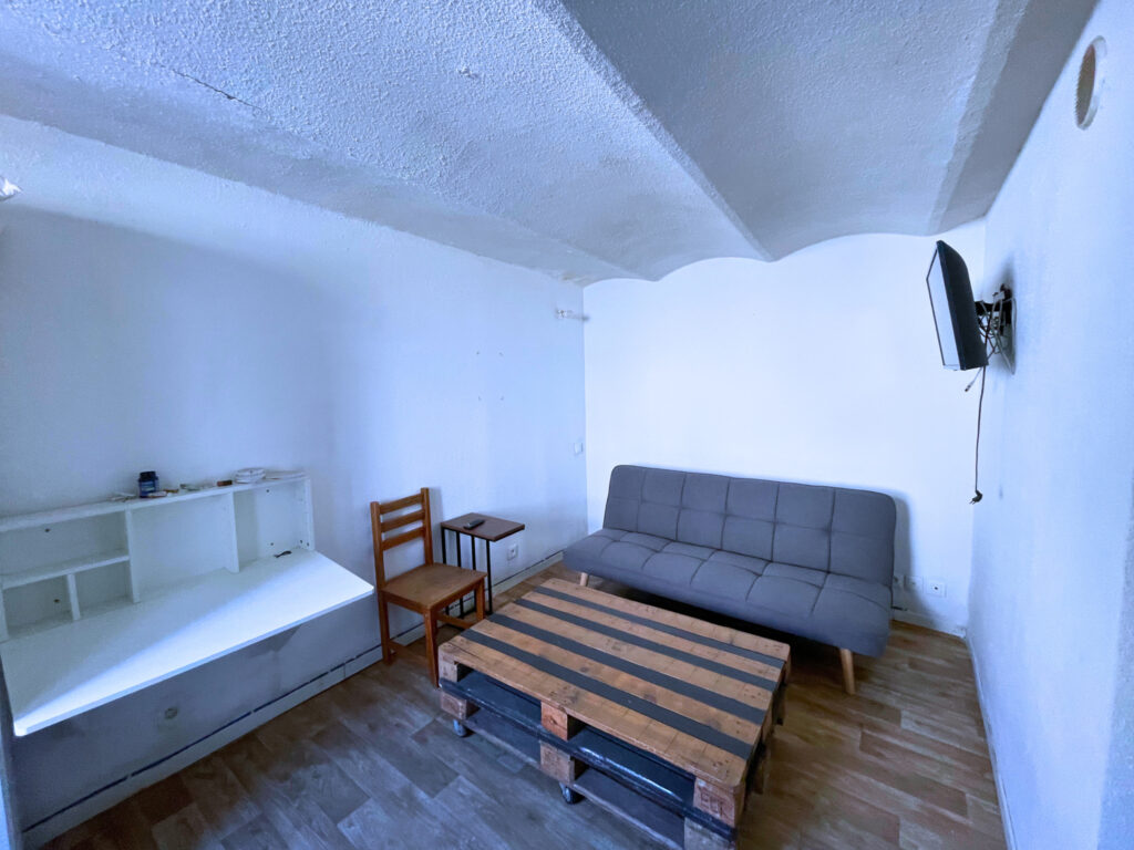NÎMES – A LOUER – STUDIO – 14,99M2 – CENTRE VILLE PROCHE FAC