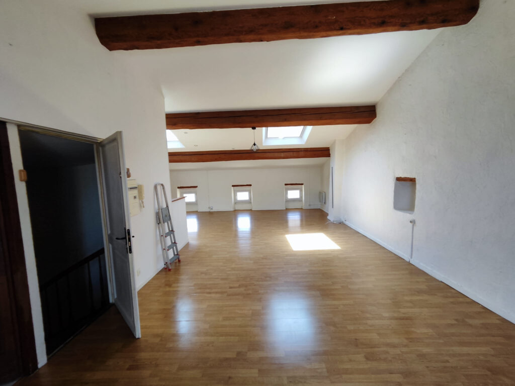 Studio Spacieux au Centre de Limoux
