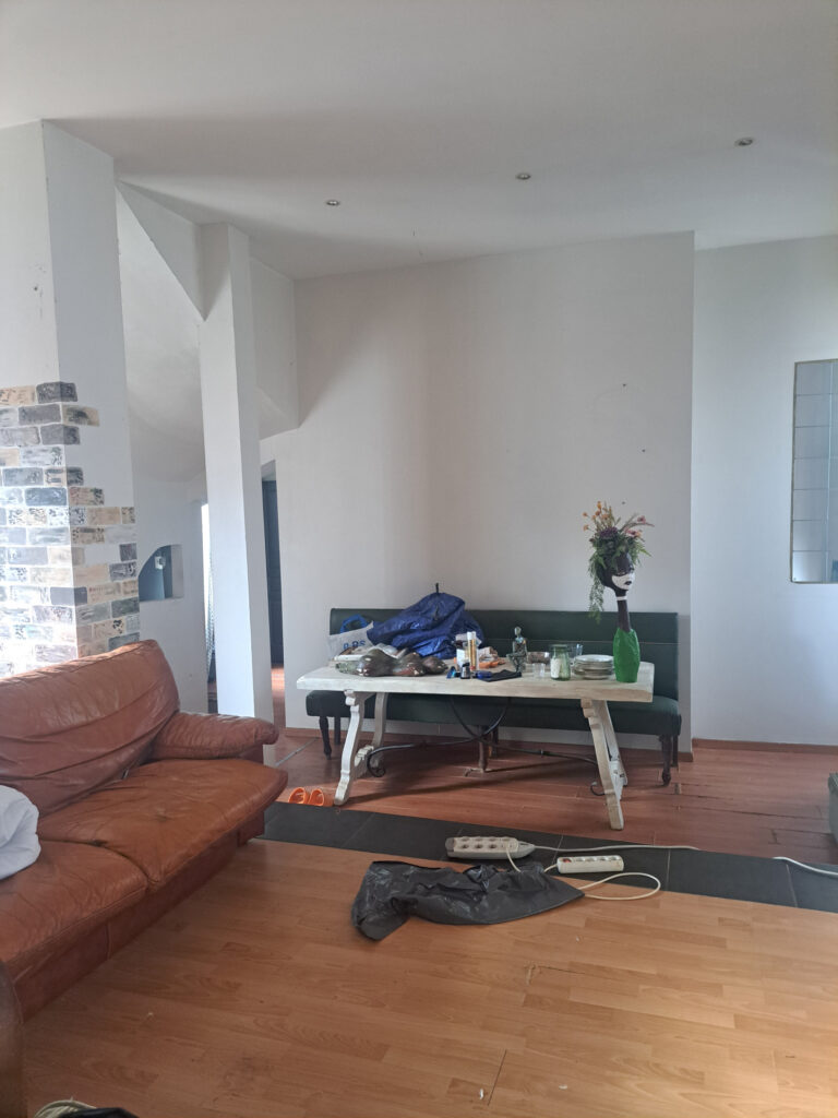 À VENDRE   MAISON DE VILLAGE D&rsquo;ENVIRON 190 M2 AVEC EXTÉRIEUR