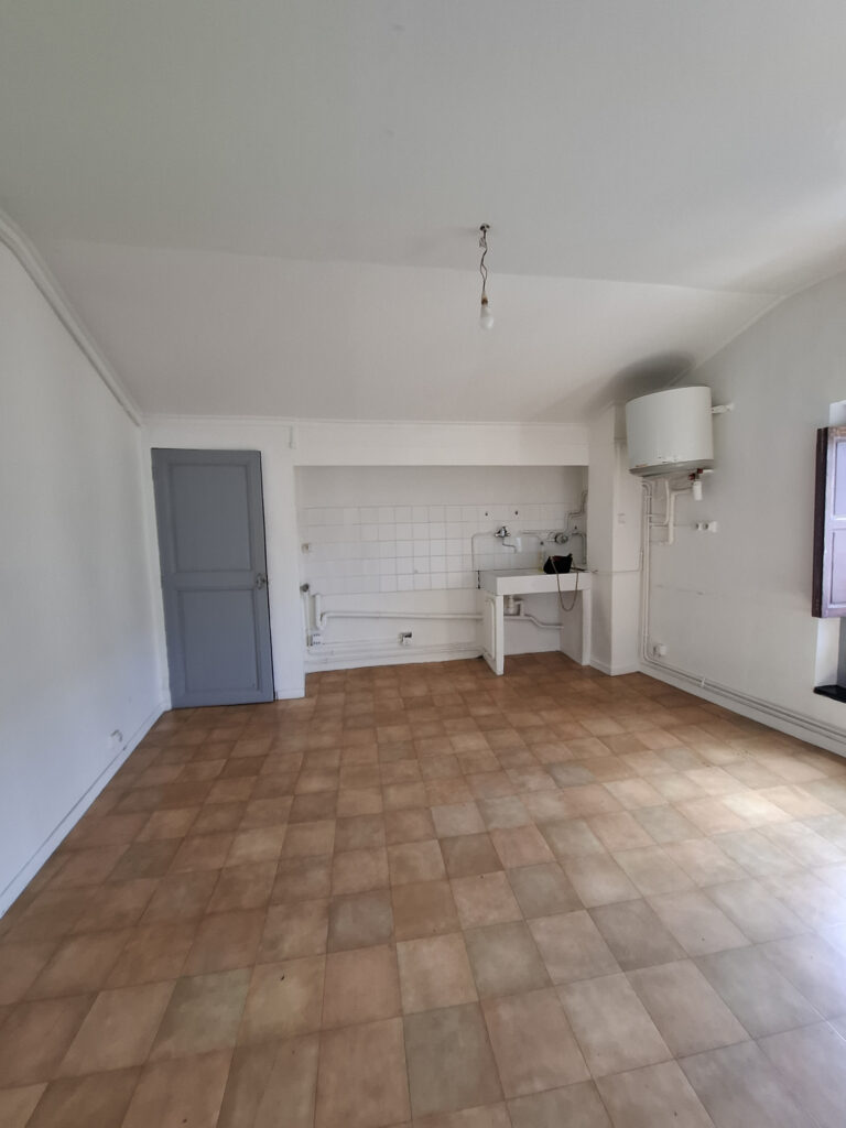 À LOUER   APPARTEMENT T2   BOULEVARD DE LA LIBERTÉ   BÉZIERS