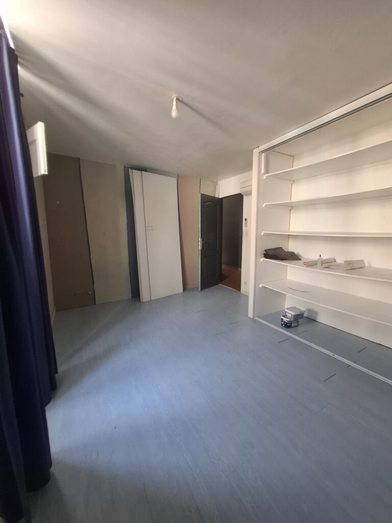 À VENDRE   MAISON DE VILLAGE D&rsquo;ENVIRON 190 M2 AVEC EXTÉRIEUR