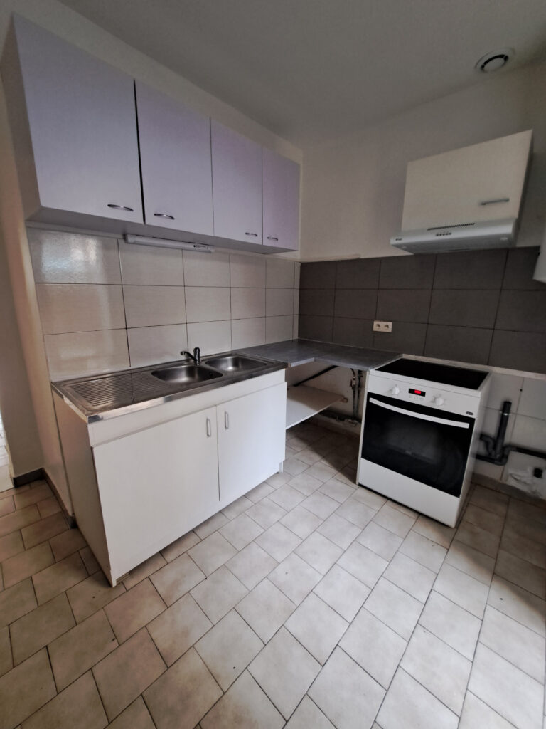 A LOUER   BÉZIERS CENTRE-VILLE (34)   APPARTEMENT T3 BIS AVE