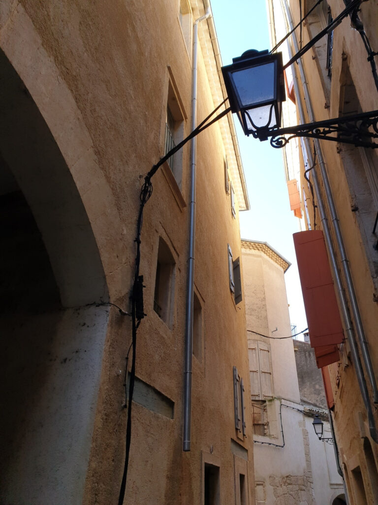 A VENDRE BEZIERS QUARTIER CATHEDRALE (34)   IMMEUBLE  A FORT