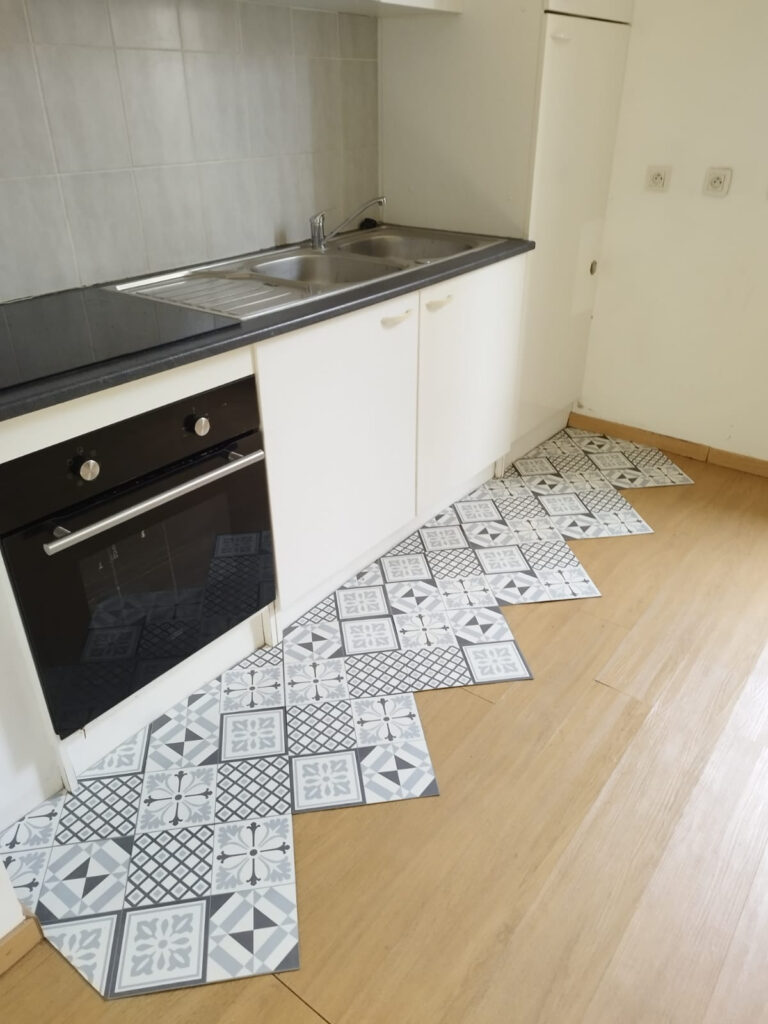 À LOUER   APPARTEMENT T3 SPACIEUX EN CENTRE-VILLE HISTORIQUE